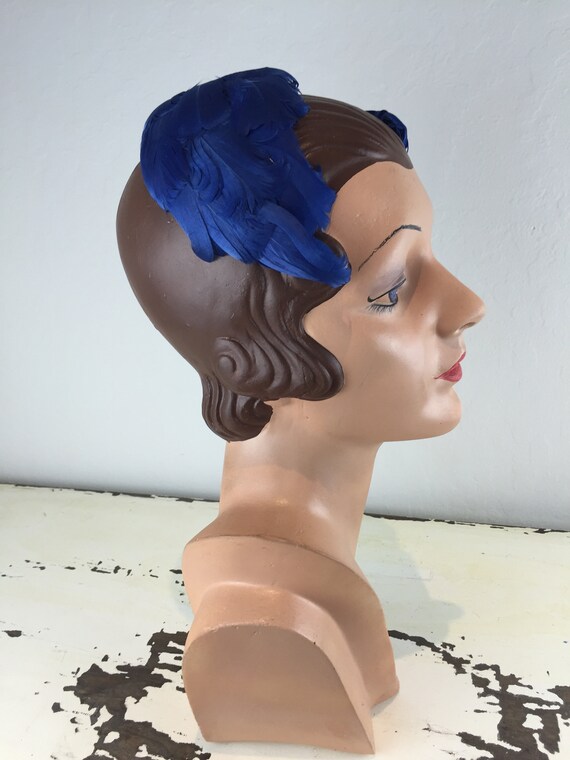 Upon Royal Locks - Vintage 1950s Royal Blue Curle… - image 7