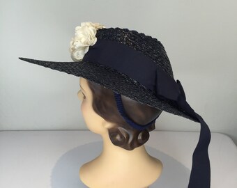 ADORABLE 1940s\' NAVY STRAW BERET WITH OFF-WHITE CORDED TRIM DarlingDawn Vintage | Vintage straw boaters hat 1930-1940 main image 4