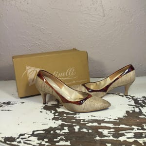 Sophisticated Spectator - Vintage 1960s Beige Natural Linen & Faux Tortoise Kitten Shoes Heels - 7S