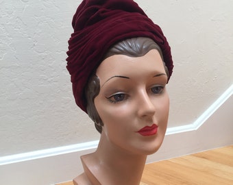 Dramatic Colour Scheme - Vintage 1930s 1940s Burgundy Silk Velvet Twisted Turban Hat