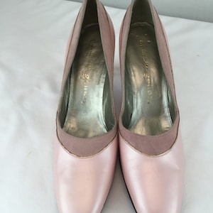 Fashion Made Easy Vintage 1960s NOS Shell Pink Muted Pearl & Nubuck Leather Heels 7.5/8AA image 3
