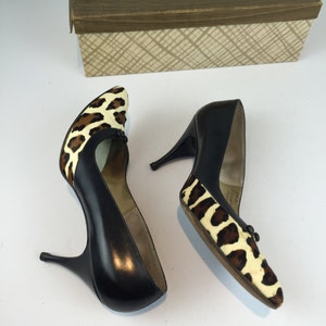 On the Prowl Tonight Vintage 1950s 1960s Printed Leopard Horse Fur & Black Leather Heels Shoes Pumps 8AA image 4