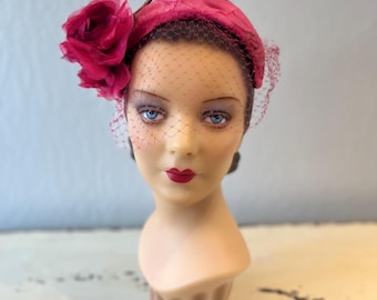 Vintage 1950s Pink Floral Crescent Hat With Veil - Miss  display picture 3