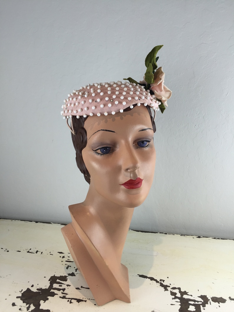 Yet....She Thought She Had Vintage 1950s Pale Pink White Bead & Rhinestone Mini Pancake Hat w/Standing Rose image 3