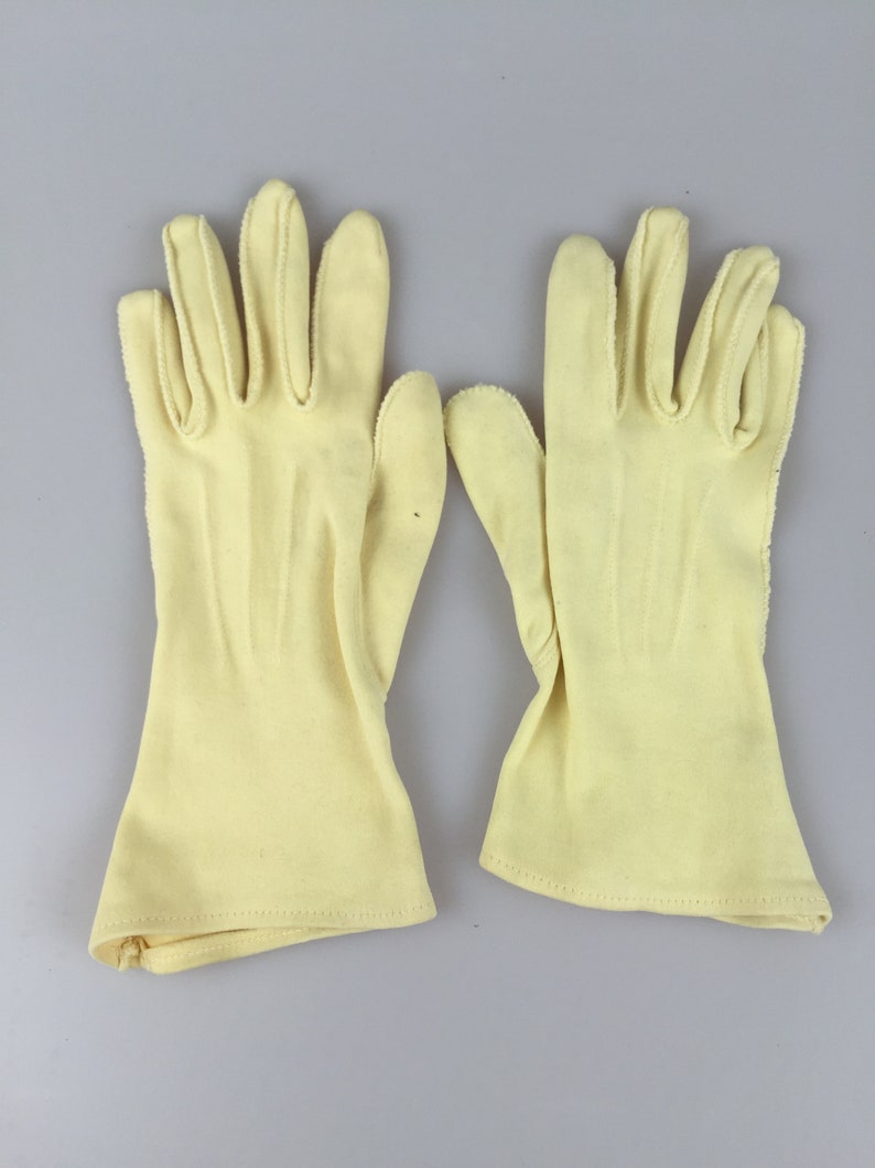 Alas She Had Waited Long Enough Vintage 1950s 1960s Shalimar Banana Yellow Nylon Over Wrist Gloves 7 image 7