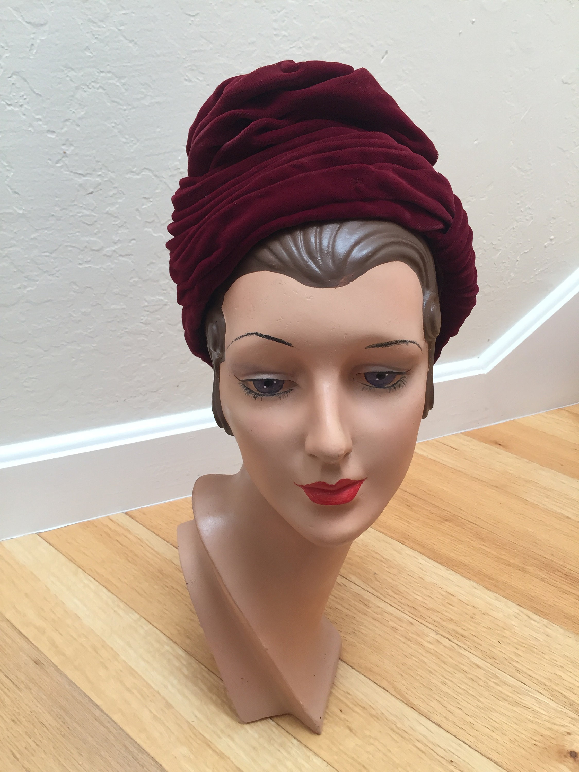 Vintage 1950s Draper New York Burgundy Red Velvet Turban Style Hat 1930s Burgundy Velvet Juliet Cap Hat Vintage – Palm Beach  main image 3