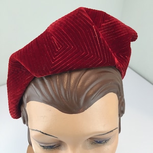 Geometric Charm Vintage 1930s Ruby Red Velvet Deco Stitch Work Sculpted Turban Styled Hat image 5