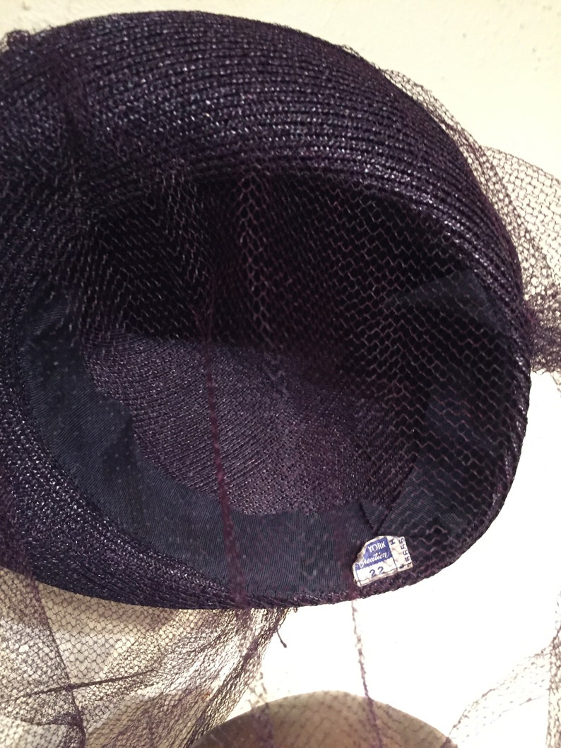 She Was an English Violet Vintage 1940s Dark Plum Purple Straw Slant Caplet Hat w/Matching Veil image 10