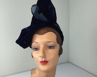 New Season Ready - Vintage 1930s Midnight Blue Silk Velvet Slant Twist Turban Hat w/Celluloid Swirl