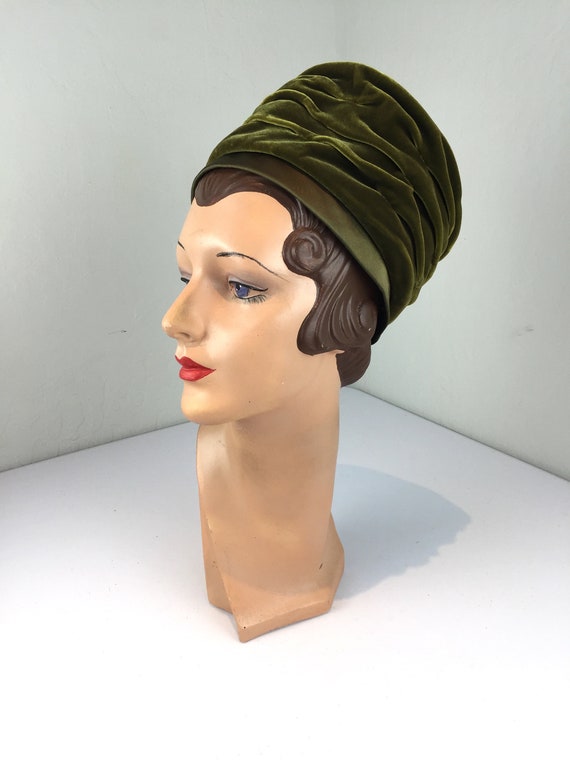 Florence by Day - Vintage 1950s 1960s Fern Olive Green Rayon  display picture 2