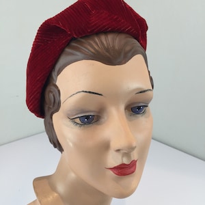 Geometric Charm Vintage 1930s Ruby Red Velvet Deco Stitch Work Sculpted Turban Styled Hat image 4