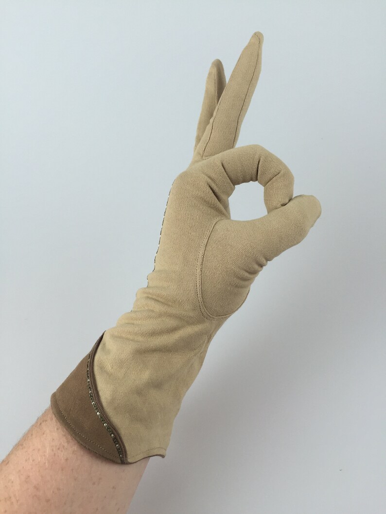 In Town or Partying Vintage 1940s 1950s Sandy Beige & Caramel Over Wrist Gloves 6.5/7 image 2