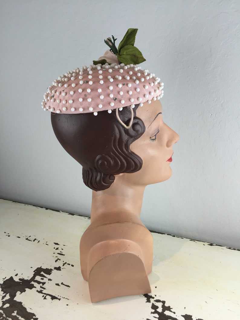 Yet....She Thought She Had Vintage 1950s Pale Pink White Bead & Rhinestone Mini Pancake Hat w/Standing Rose image 5