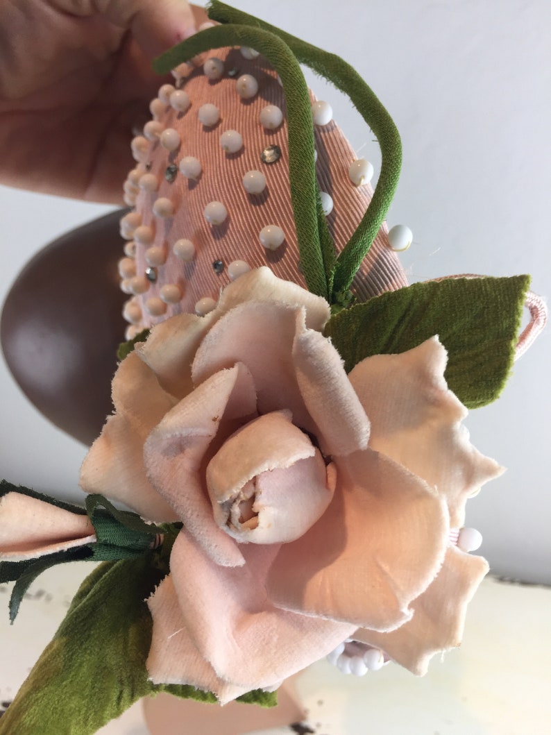 Yet....She Thought She Had Vintage 1950s Pale Pink White Bead & Rhinestone Mini Pancake Hat w/Standing Rose image 9