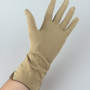 In Town or Partying Vintage 1940s 1950s Sandy Beige & Caramel Over Wrist Gloves 6.5/7 image 3