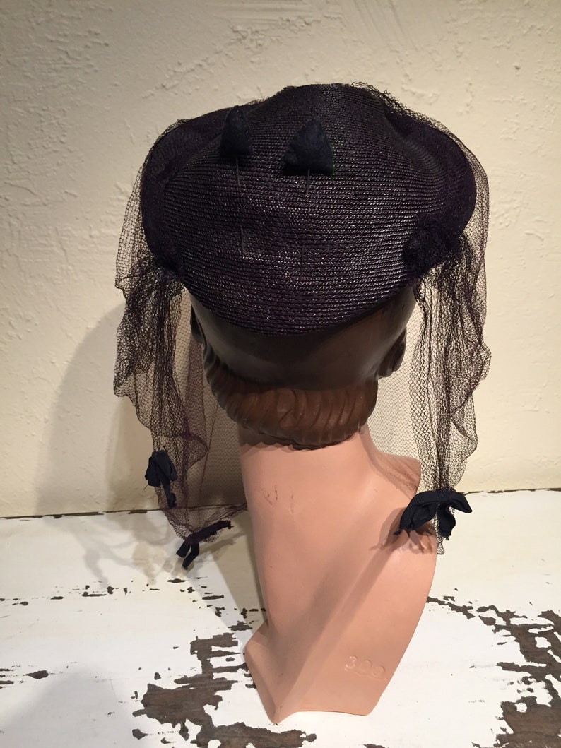 She Was an English Violet Vintage 1940s Dark Plum Purple Straw Slant Caplet Hat w/Matching Veil image 6