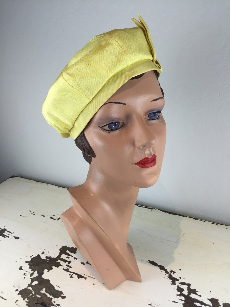 Telephone Belle Vintage 1960s Canary Yellow Rayon Beret Hat image 3