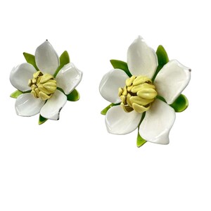 Southern Styles Vintage 1960s Sarah Coventry White Enamel Magnolia Floral Clip On Earrings image 4