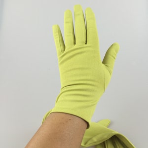 Miss Spring Time 1955 - Vintage 1950s 1960s NOS Rare Chartreuse Green Yellow Mid Forearm Gloves - 7.5