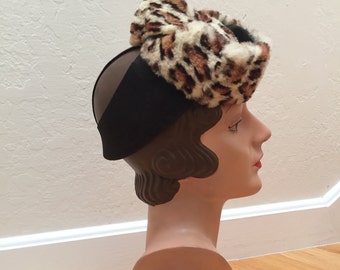 Cocked to the Side For Attitude - Vintage WW2 1940s Black Felt & Duva-Fur Tilt Toque Hat w/Open Crown
