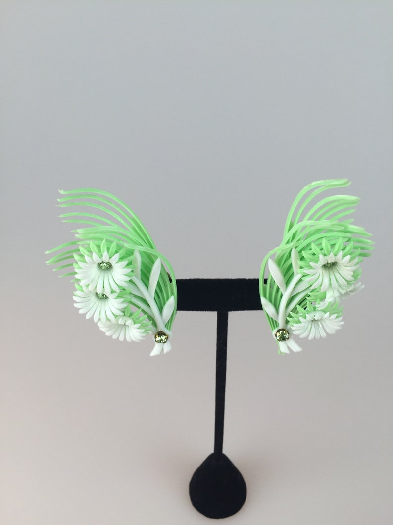 A Smart Bouquet Vintage 1950s 1960s NOS Bright Green & White Soft Plastic Floral Climber Clip On Earrings image 4