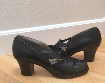 An Afternoon Rendezvous - Vintage 1930s NOS Black Leather Elastic Strap Pumps Heels Shoes - 6C