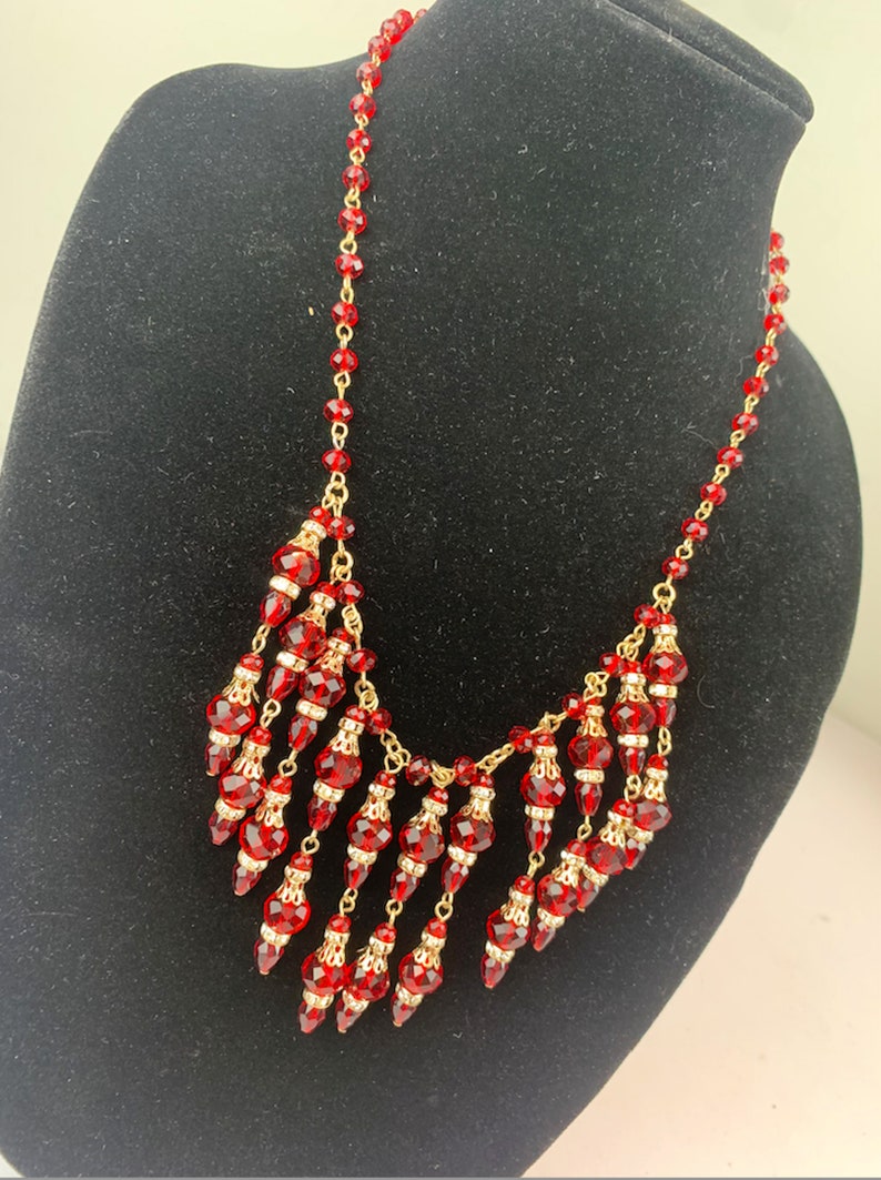 She Was Dangling In Suspense Vintage 1950s 1960s Festoon Ruby Red Facet Cut Glass Dangle Bib Necklace image 4