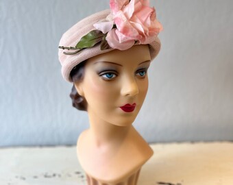 Blooms Even in Winter - Vintage 1950 1960s Shell Pink Straw Pill Box w/Large Roses Hat