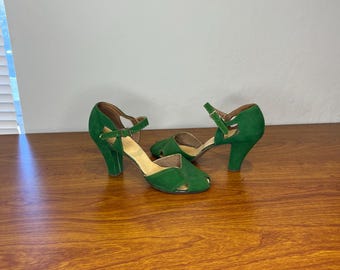 Sandalias de tacón de ante verde esmeralda estilo años 40 - 7B