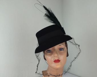 Those Little Perfections - Vintage 1940s Black Wool Felt Stove Top Hat w/Green & Black Feathers Veil