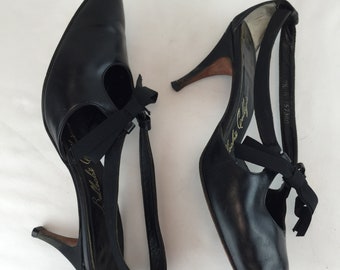 Stay Lavish This Season - Vintage 1950s 1960s Black Leather Kitten Heels Shoes - 7 1/2 B