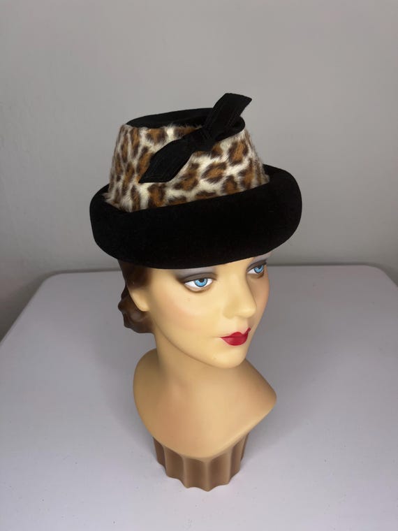 Leopard Print Faux Fur Hat with Black Bow 90s Vintage Fuzzy Faux Fur Animal Print Reversible Bucket  main image 2