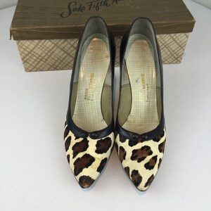 On the Prowl Tonight Vintage 1950s 1960s Printed Leopard Horse Fur & Black Leather Heels Shoes Pumps 8AA image 3