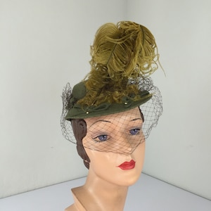 Half Hidden in Mystery - Vintage 1940s Pickle Green Wool Felt Topper Tilt Hat w/Feathers Veil