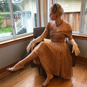 Cafe Americano Gala - Vintage 1960s Caramel Beige Lace & Chiffon Party Cocktail Wedding Party Dress
