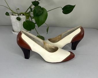 The Summer You - Vintage 1950s NOS Ivory Nubuck & Cognac Brown Spectator Shoe Pump Heels - 7.5B