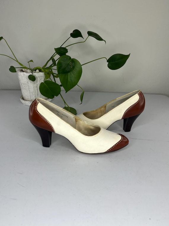 The Summer You - Vintage 1950s NOS Ivory Nubuck & Cognac Brown Spectator Shoe Pump Heels - 7.5B