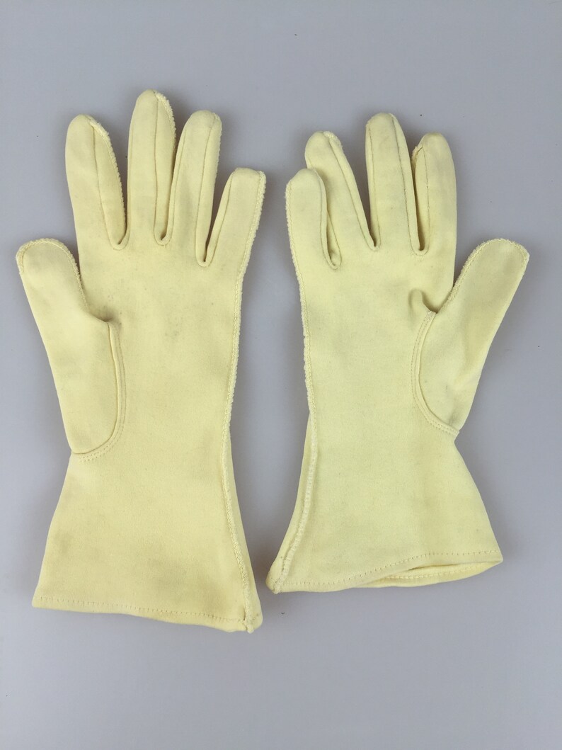 Alas She Had Waited Long Enough Vintage 1950s 1960s Shalimar Banana Yellow Nylon Over Wrist Gloves 7 image 6