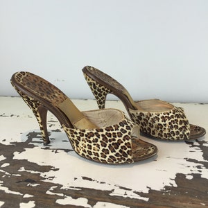 Stalking Your Prey - Vintage 1950s 1960s Printed Fur Leopard Springolators Heels Shoes Slides - 7M