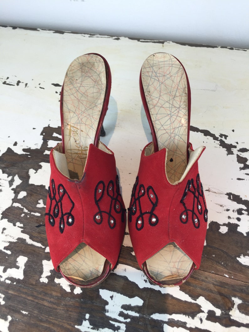 Summertime in Venice Vintage 1950s Lipstick Red Nubuck Leather Slide Mule Heels w/Black Soutache RARE 9B image 2