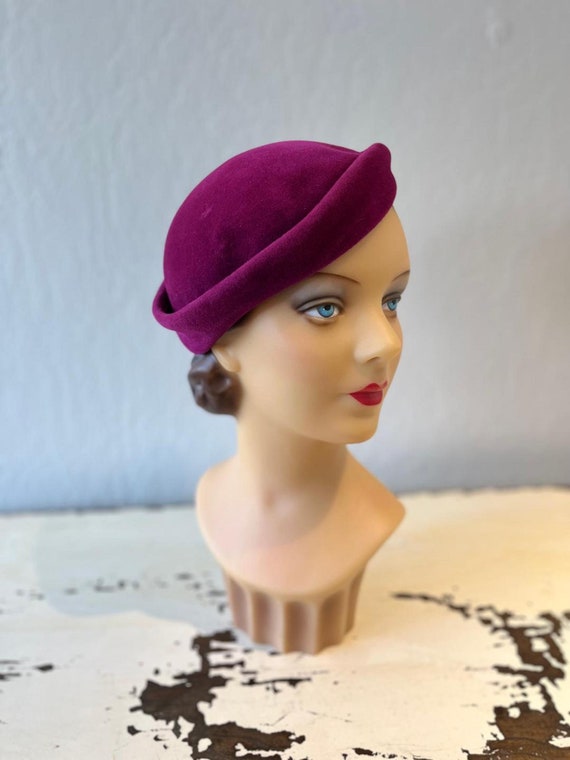 Elegant At The Barre - Vintage Late 1940s Magenta… - image 4