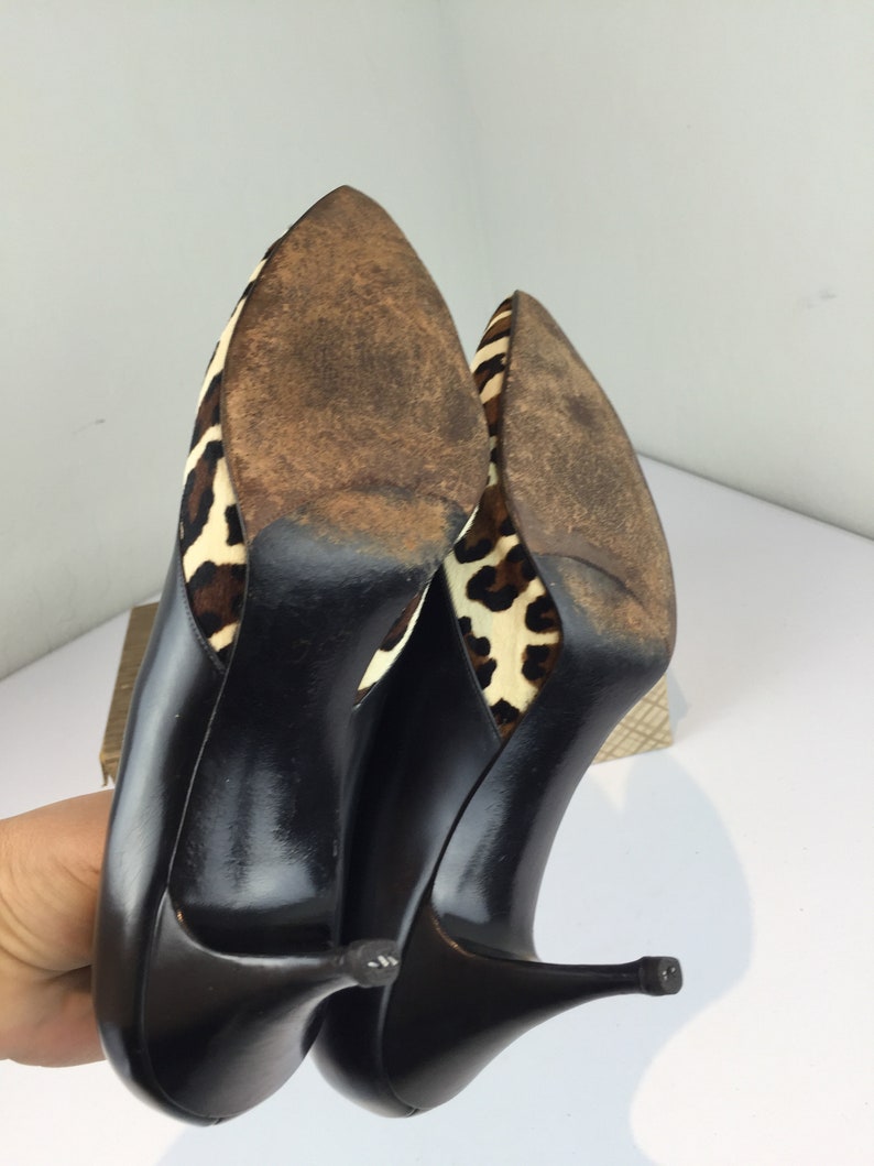 On the Prowl Tonight Vintage 1950s 1960s Printed Leopard Horse Fur & Black Leather Heels Shoes Pumps 8AA image 9