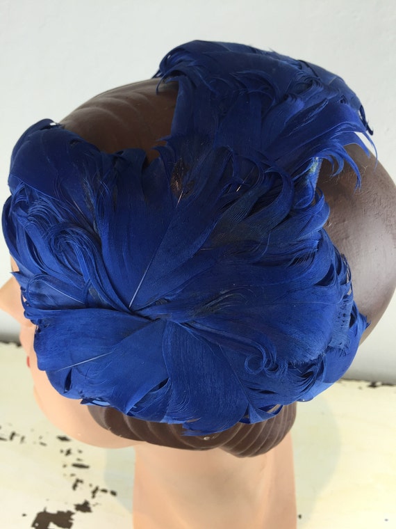 Upon Royal Locks - Vintage 1950s Royal Blue Curle… - image 1