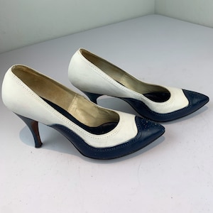 Sky High She Flew Vintage 1950s 1960s Navy Blue & White Leather ...