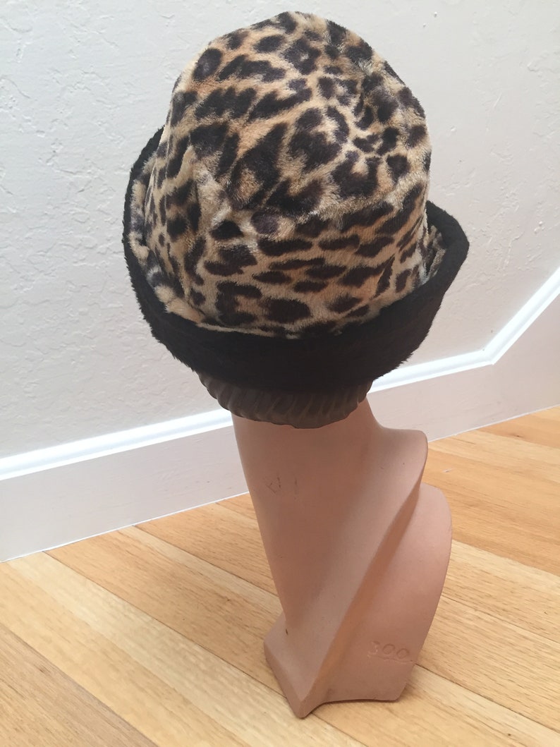 Avenue Book Browsing Vintage 1950s 1960s Faux Fur Leopard Cloche Beehive Slouch Convertible Hat image 5