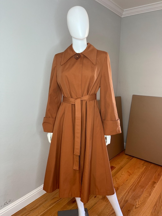 Fall Fashion NYC Vintage 1940s Caramel Brown Lightweight Rain
