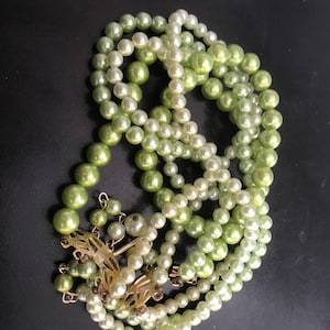 Covered In Delight - Vintage 1950s 1960s Ombre Parakeet Lime Green Beaded 4 Strand Necklace