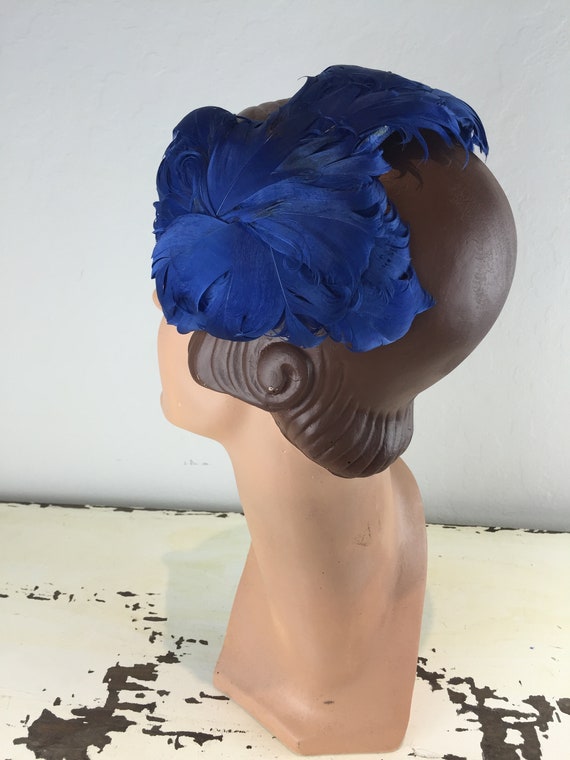 Upon Royal Locks - Vintage 1950s Royal Blue Curle… - image 6