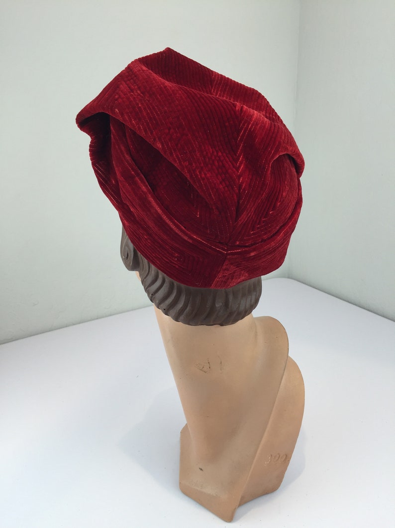 Geometric Charm Vintage 1930s Ruby Red Velvet Deco Stitch Work Sculpted Turban Styled Hat image 6