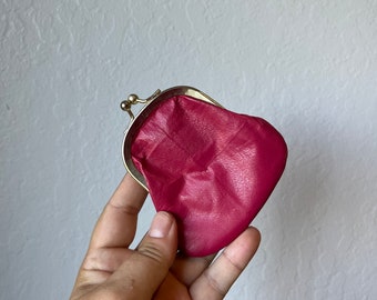 Adeline Had Forgotten Her Mone - Vintage 1950s Magenta Fuchsia Leather Coin Money Purse